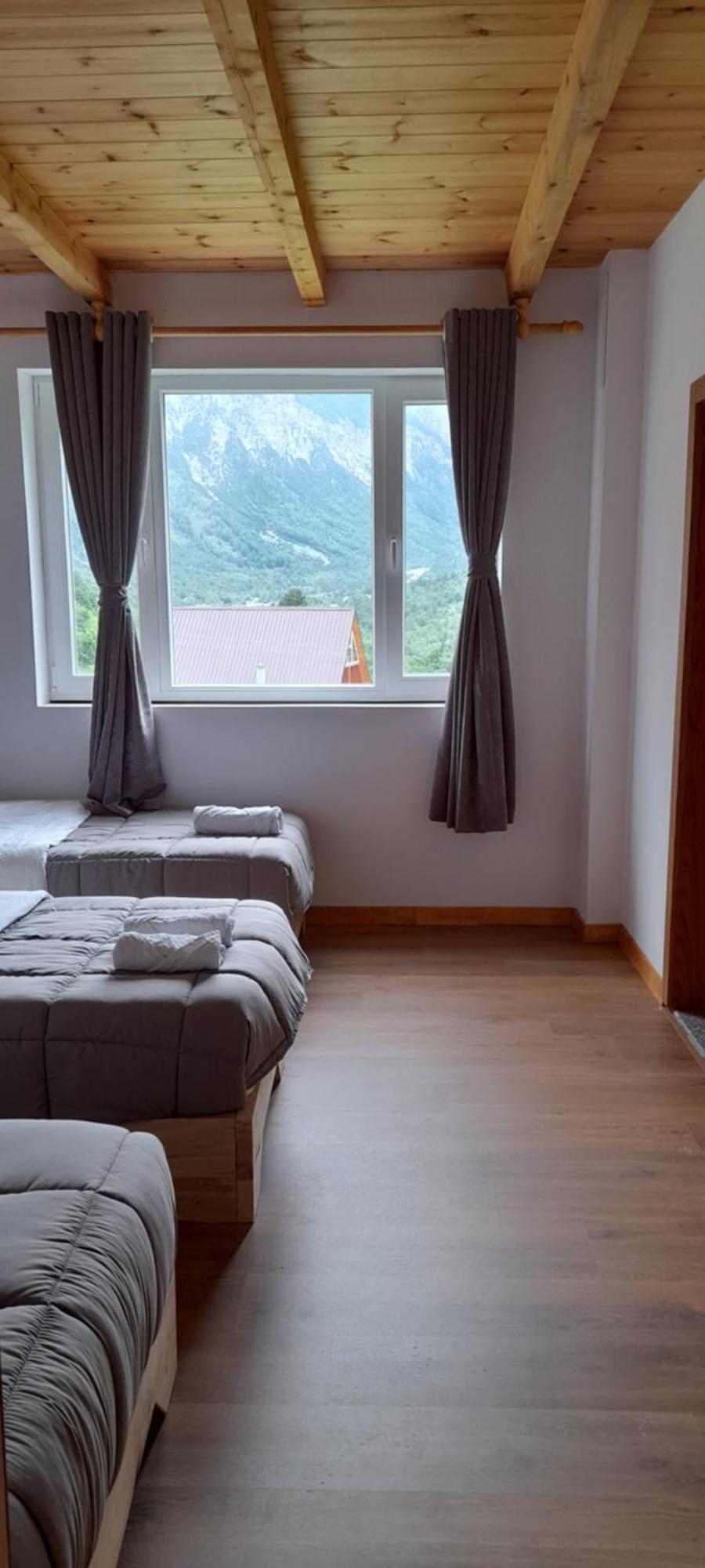 Guesthouse Dritan Tethorja ثيث الغرفة الصورة