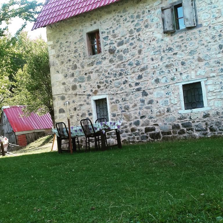 Guesthouse Dritan Tethorja ثيث المظهر الخارجي الصورة